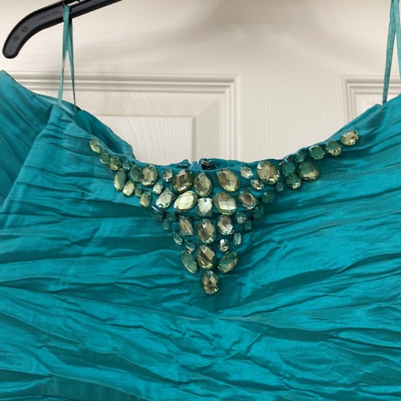 Size 12 Alex evenings teal short ruched cocktail dress - Picture 2 of 2